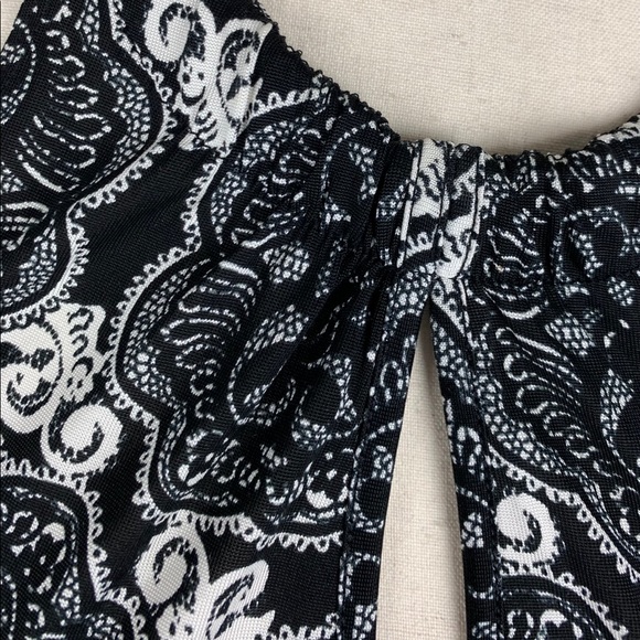 White House Black Market top - Picture 3 of 4